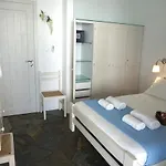 Playera Holiday home