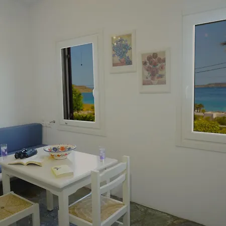 Playera Holiday home *